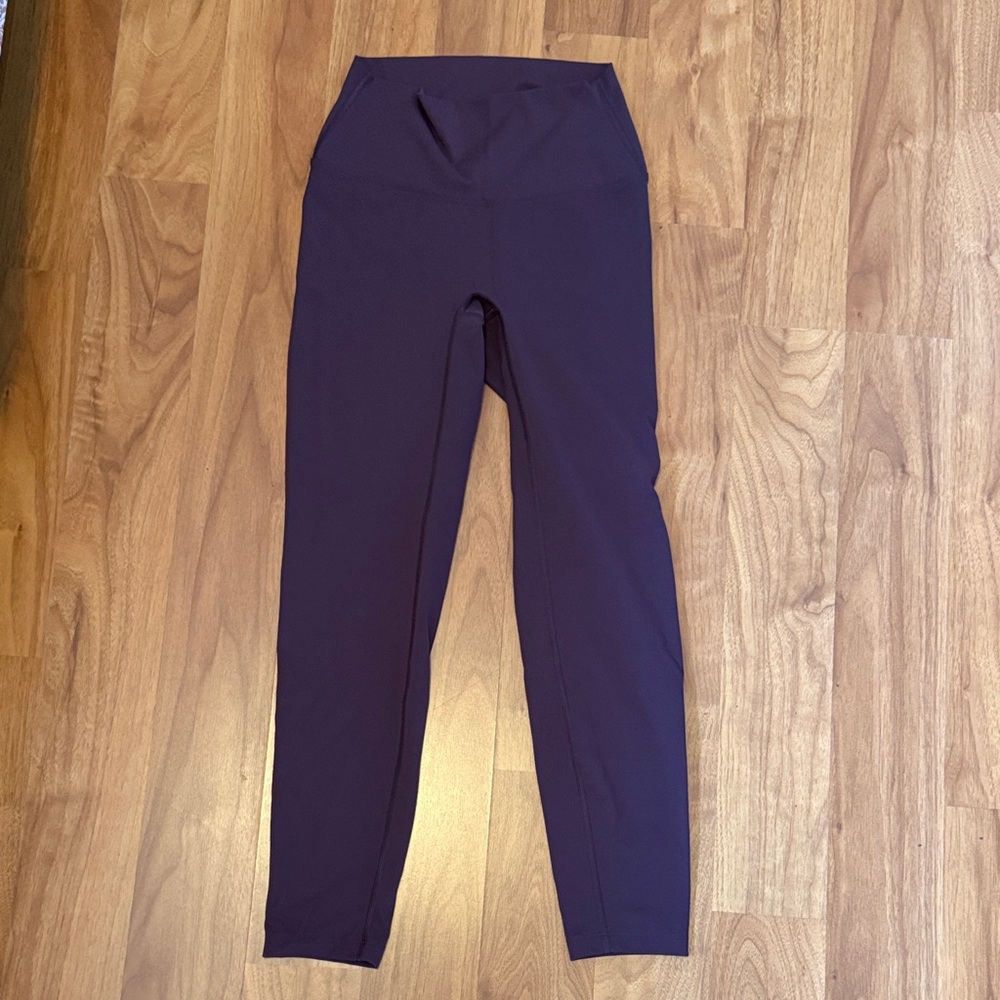 Iwa company Leggings in Deep Plum
